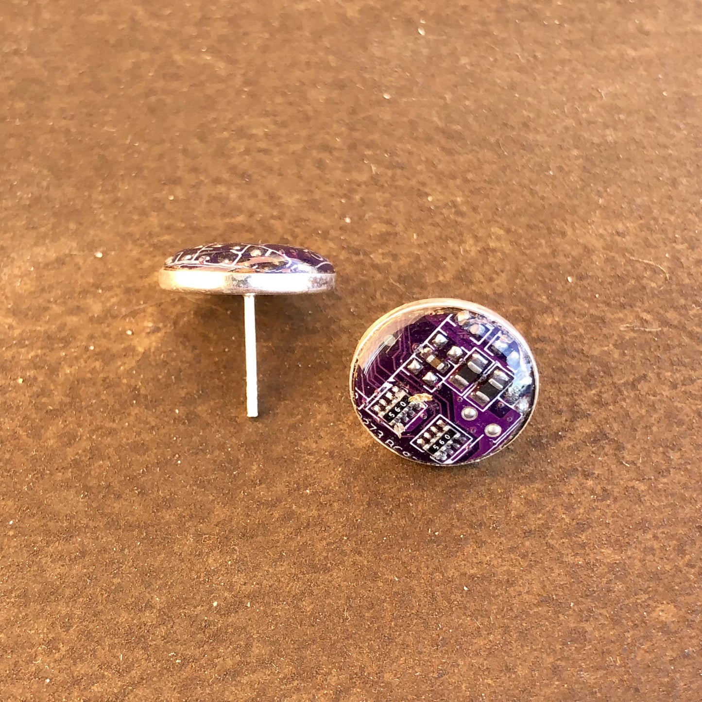 Pendientes botón plata de ley 925 techie violeta 15mm ref 1142